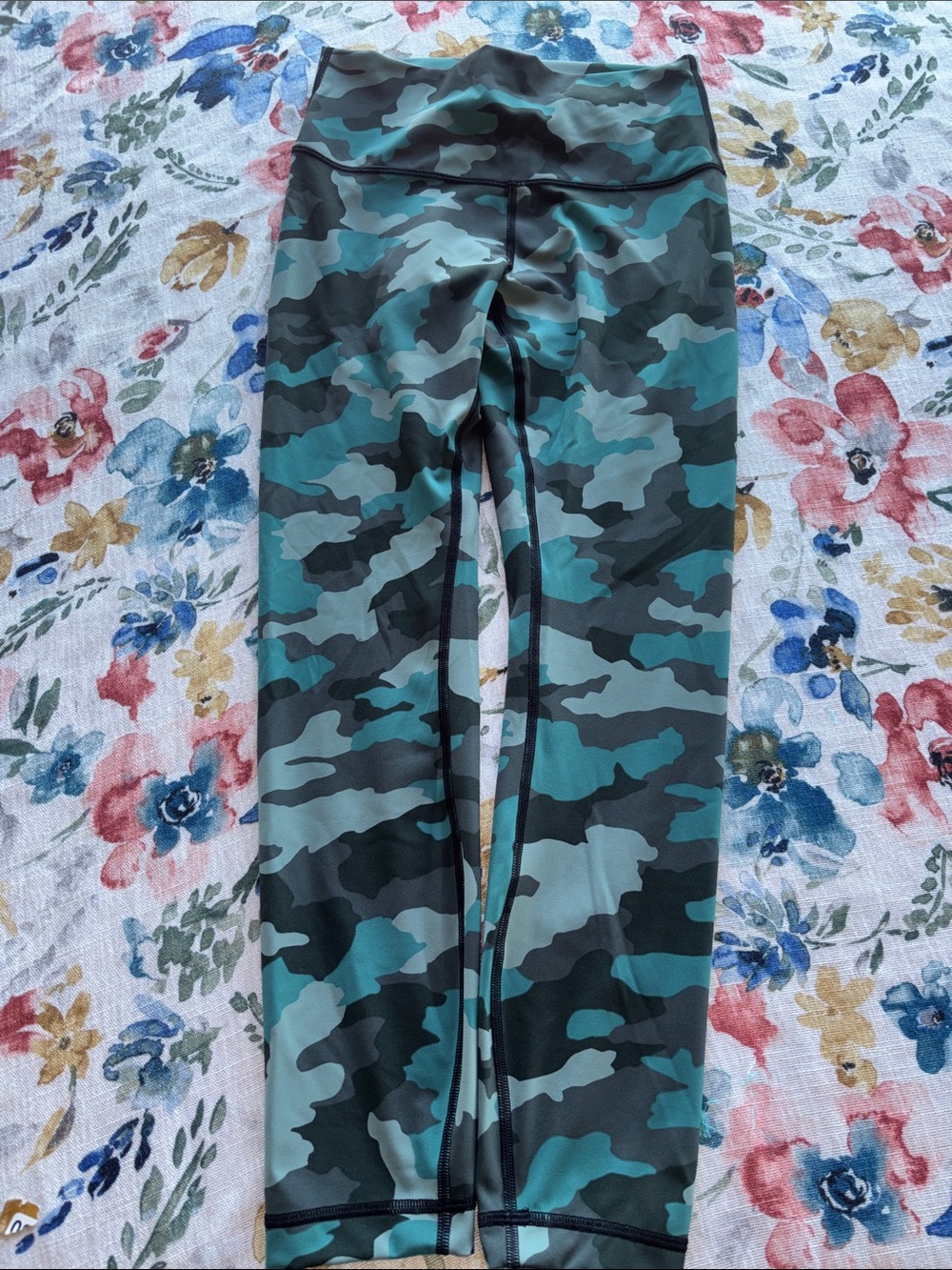 Lululemon Wunder Under High-Rise Tight 25"
Heritage 365 Camo Tidewater Teal